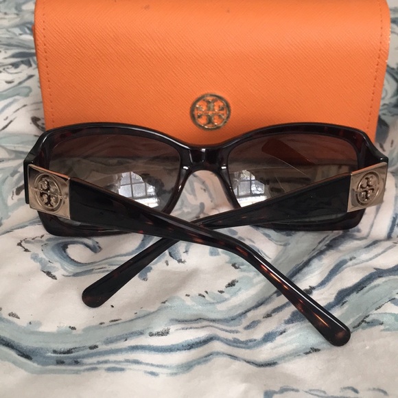 Tory Burch Accessories - PRICE DROP Tory Burch sunglasses-Polarized